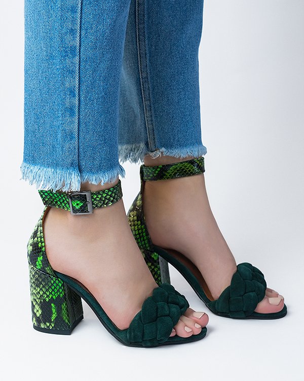 Фото: Плетёные босоножки на каблуке. Купить со скидкой 28%.