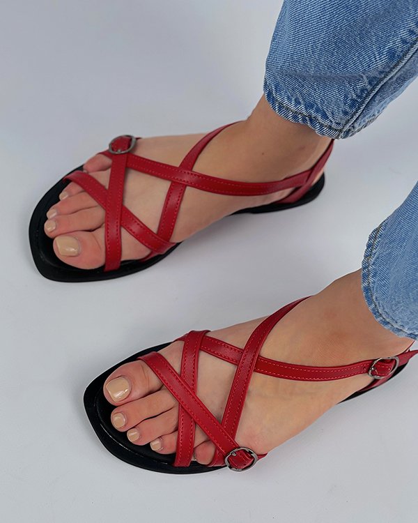 Фото: Изящные сандалии из 100% кожи. Купить со скидкой 55%.