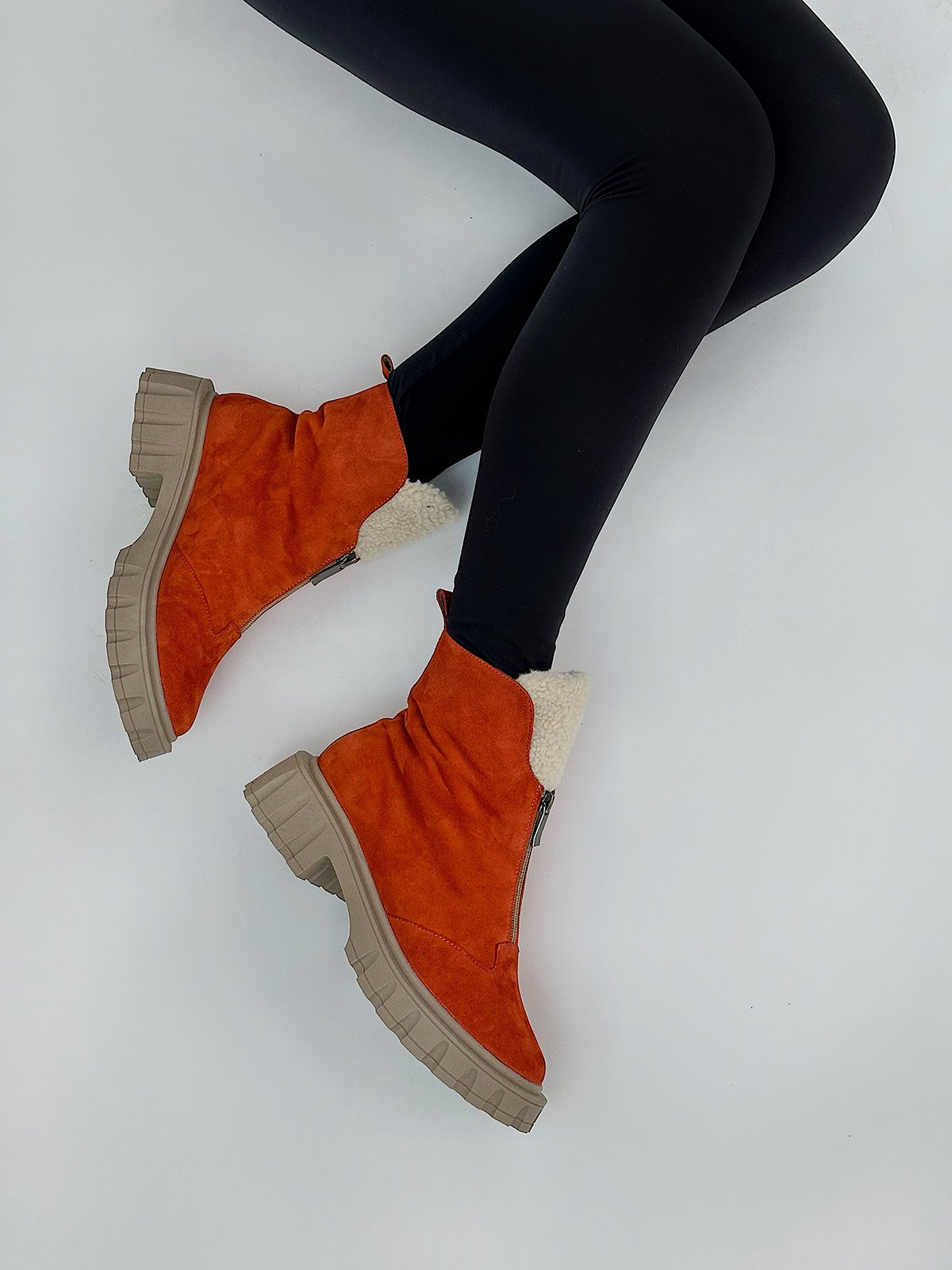 Фото: Зимние ботинки с зипером