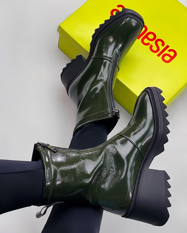Фото: Квадратноносые ботинки из кожи Наппа. Купить со скидкой 26%.