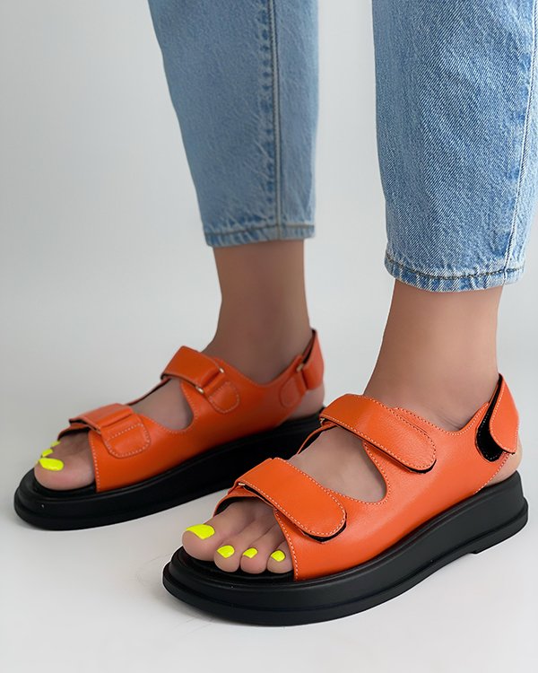 Фото: Яркие сандалии на липучках. Купить со скидкой 34%.