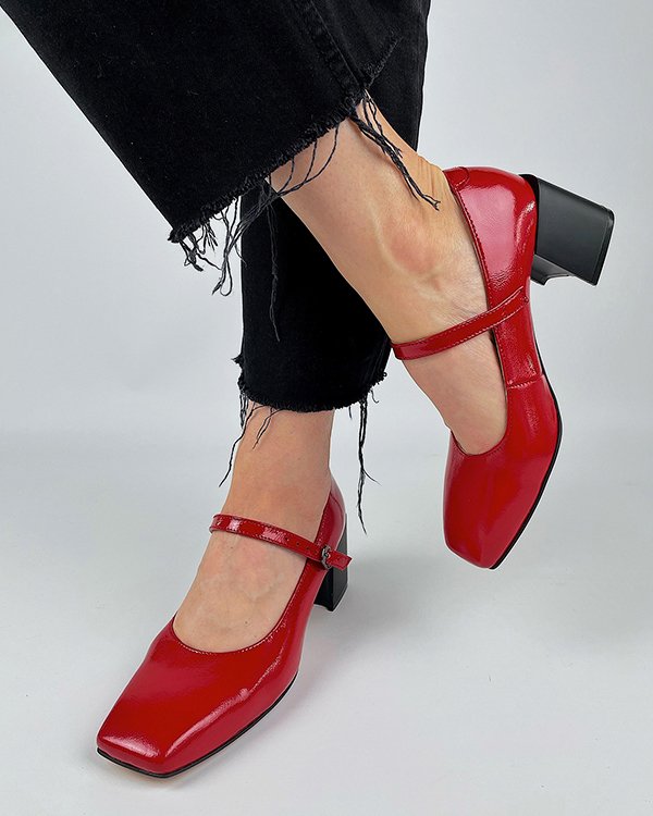 Фото: Классические туфли Мэри Джейн. Купить со скидкой 35%.