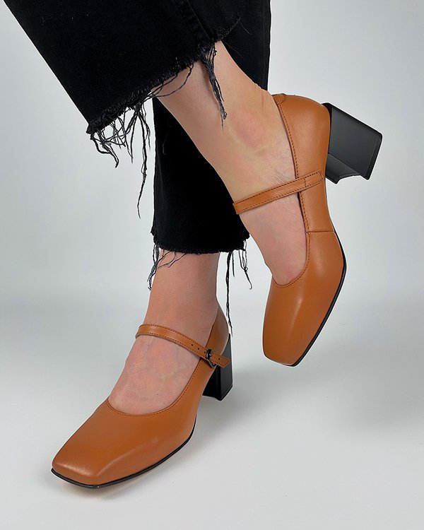 Фото: Классические туфли Мэри Джейн. Купить со скидкой 35%.