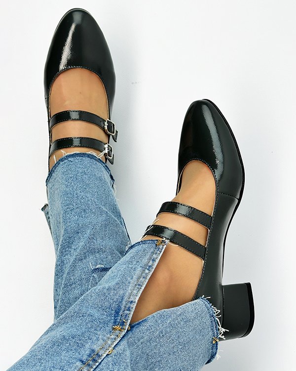 Фото: Лаковые туфли Мэри-Джейн. Купить со скидкой 18%.