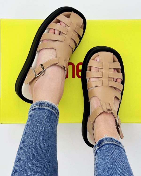 Фото: Модные сандали-римлянки из 100% кожи. Купить со скидкой 25%.
